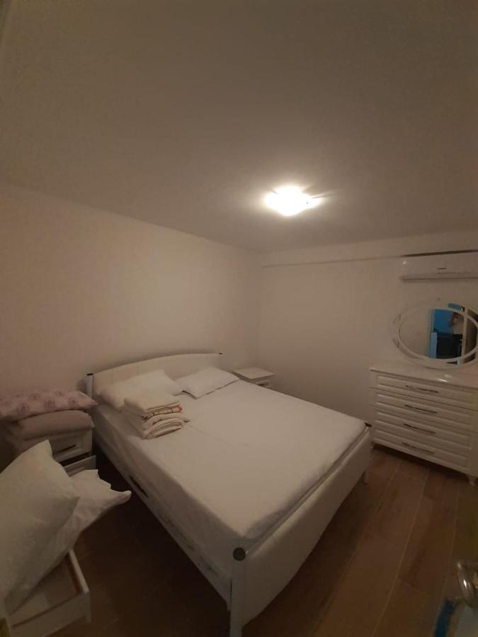Lovely 1-Bedroom Apartment In Saranda Zewnętrze zdjęcie