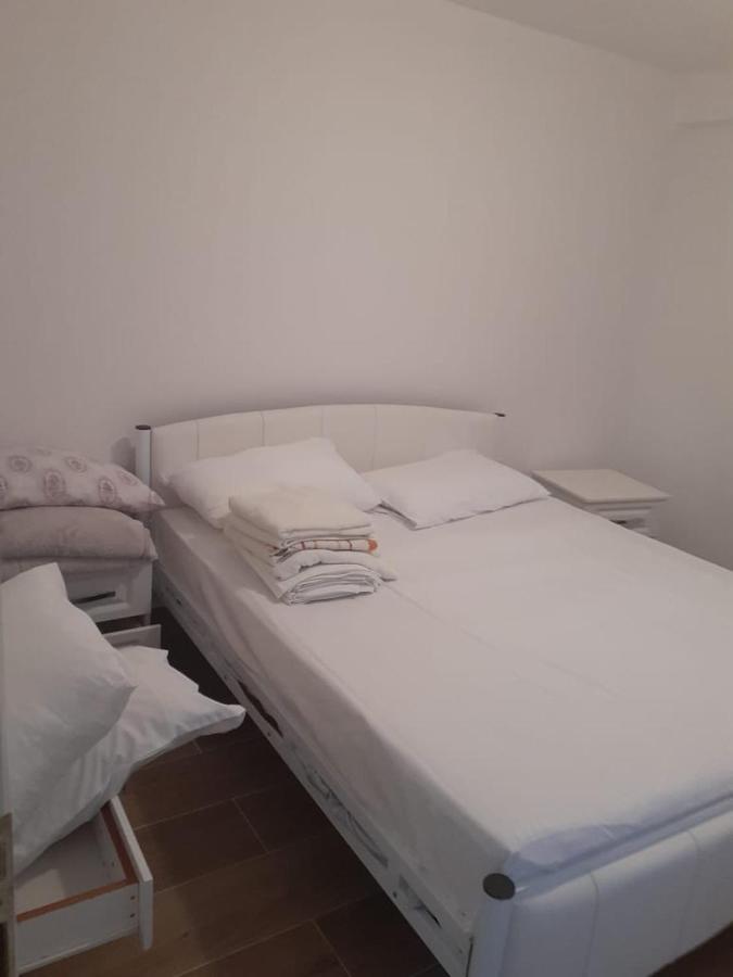 Lovely 1-Bedroom Apartment In Saranda Zewnętrze zdjęcie